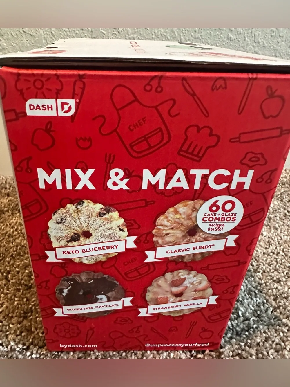 Dash Mini Bundt Maker New